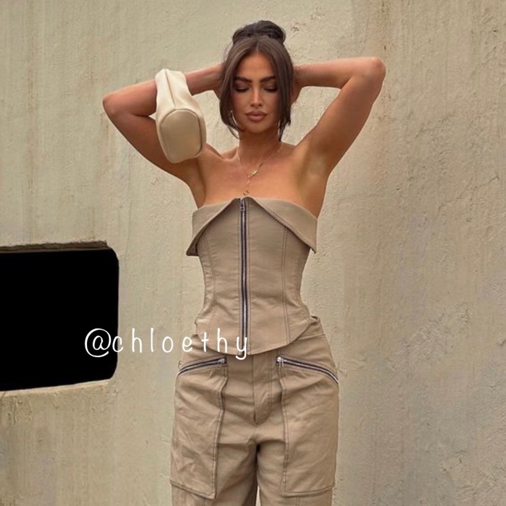 Zara TOPSTITCHED ZIPPER BUSTIER